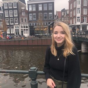 Meet your Posher, Karina